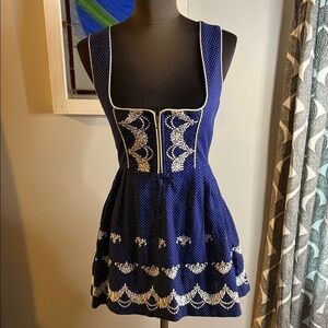 Traditional German Embroidered Cotton Dirndl SZ 36